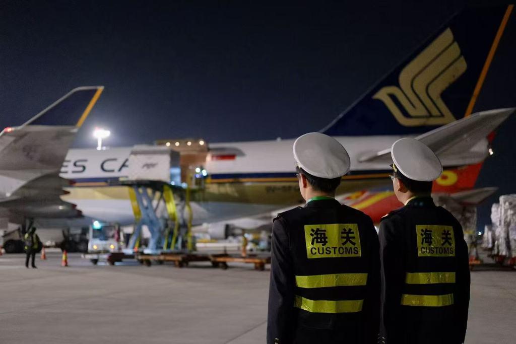 开云APP-F1数千吨精密设备跨国转运窗口期不足5天,上海海关如何护航?